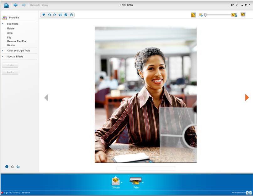 Edytowanie zdjęcia 1 Kliknij dwukrotnie ikonę HP Photosmart Essential na pulpicie Windows. 2 Kliknij polecenie Wyświetl bibliotekę.