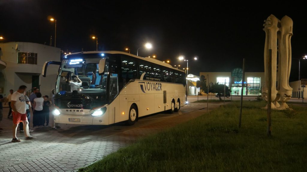 Także tutaj wsiadło kilka osób. Z Łodzi autobus wyruszył wypełniony praktycznie w 80% w kierunku Poznania. Ja znów zapadłem w sen.