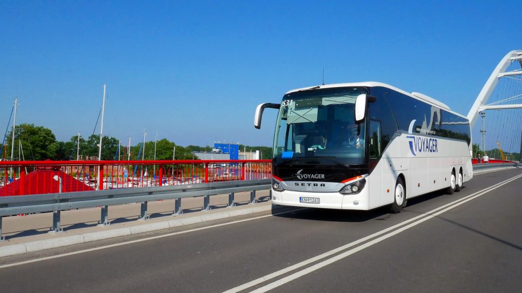 Nasza Setra dumnie pozowała do zdjęć na tle