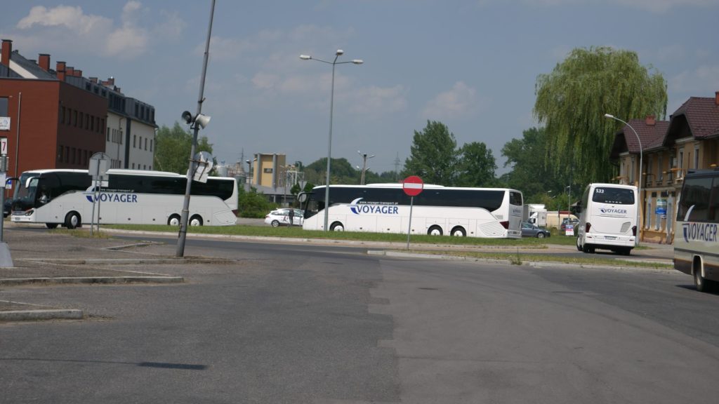 A zaraz za nim wyskoczyły trzy nowiutkie Setry.