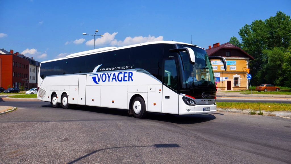 Pierwsza wjechała na dworzec Setra S31, zaraz