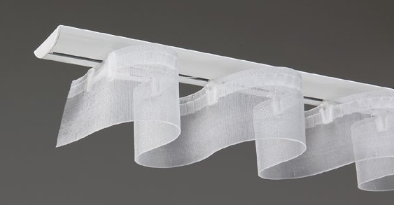 zaprojektowana dla systemu FES szyna DS-XL System Easyfold zaprojektowano w taki sposób by ułożenie fałd tkaniny powstało natychmiast po upięciu CO POWODUJE ŻE NASZ SYSTEM EASYFOLD JEST TAKI