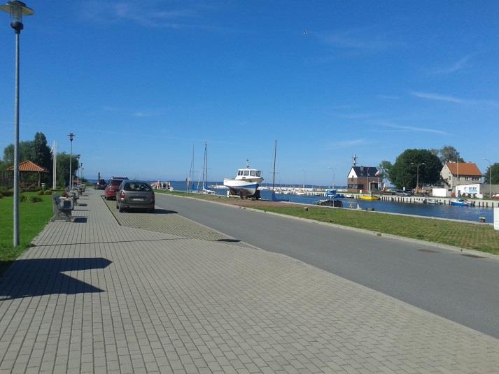 jazdowej do zakładów Masfrost w sposób rozdzielający ruch do portu od ruchu do przedsiębiorstwa. Nowy dojazd planuje się doprowadzić od zachodu.
