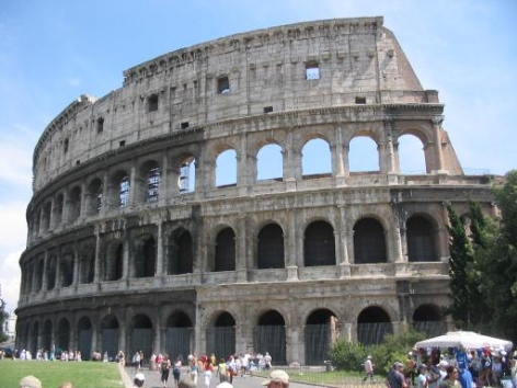 Italia, Repubblica Italiana) pañstwo poùoýone w Europie Po³udniowej, na Pó³wyspie Apeniñskim, bædàce czùonkiem Unii Europejskiej oraz wielu organizacji, m.in.