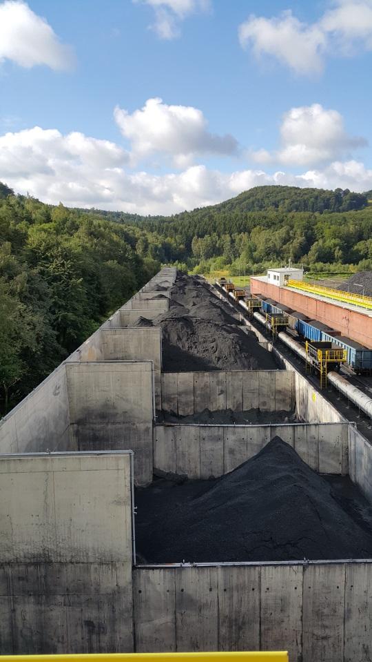 Aby uzyskać ją na odpowiednio wysokim poziomie, wymagane jest stosowanie mieszanek węglowych charakteryzujących się możliwie najmniejszą zawartością części lotnych