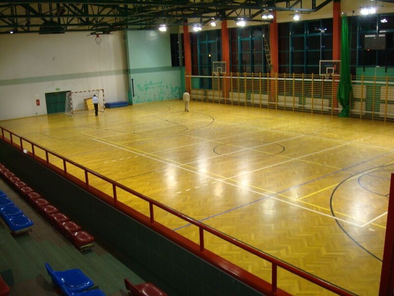 ARENA ZMAGAŃ Hala Miłocin Hala Miłocin zlokalizowana jest w Rzeszowie przy ul. Miłocińskiej 42. Jest to pełnowymiarowa hala do gry w futsal.