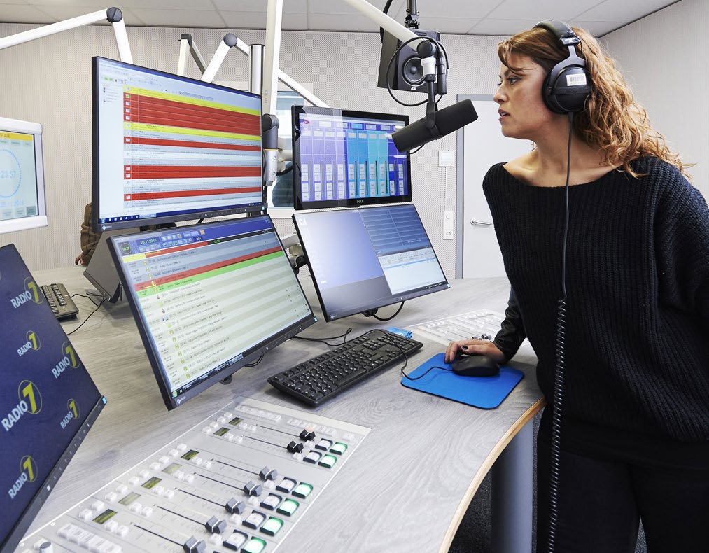 // Hybrydowa instalacja VRF w radiu w Ulm Radio 7 instaluje pierwszą instalację hybrydową VRF w Niemczech Nowa i wyjątkowa technologia hybrydowa VRF może spełnić te wymagania.