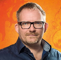 DR MACIEJ DĘBSKI założyciel i lider Fundacji, socjolog problemów społecznych, wykładowca akademicki, edukator społeczny, ekspert w realizacji badań naukowych, ekspert Najwyższej Izby Kontroli,