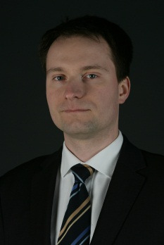 Wojciech Kryński, Partner Grupa Strategia Wojciech Kryński specjalizuje się w stosowaniu międzynarodowych i amerykańskich zasad rachunkowości.