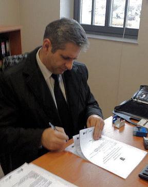 Inwestycje w trakcie realizacji Zakup samochodu bojowego dla OSP Stara Woda 22.11.2016r. Podpisanie umowy o dofinansowanie.