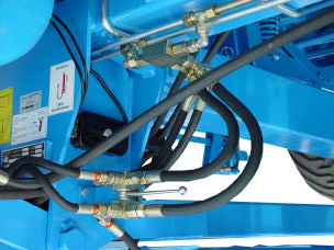 Sterowanie hydrauliczne 9 STEROWANIE HYDRAULICZNE - w polaczeniu z pneumatycznym siewnikiem rzedowym 9.