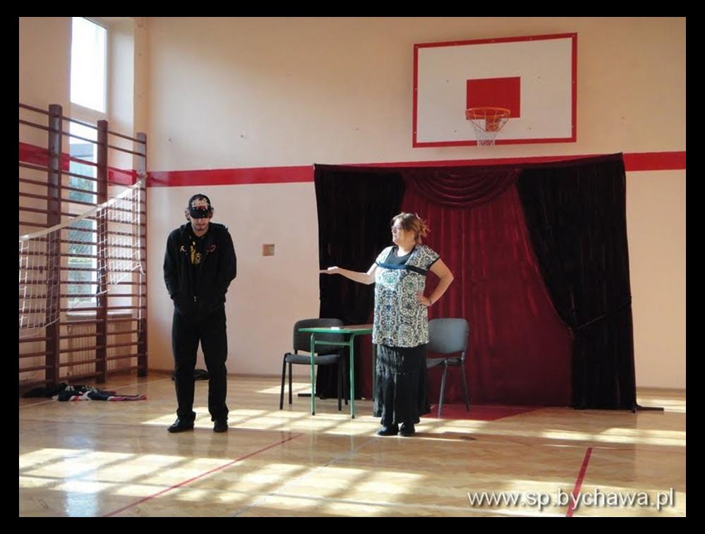 24 września 2012 r. sali gimnastycznej naszej szkoły odbyło się przedstawienie pt.