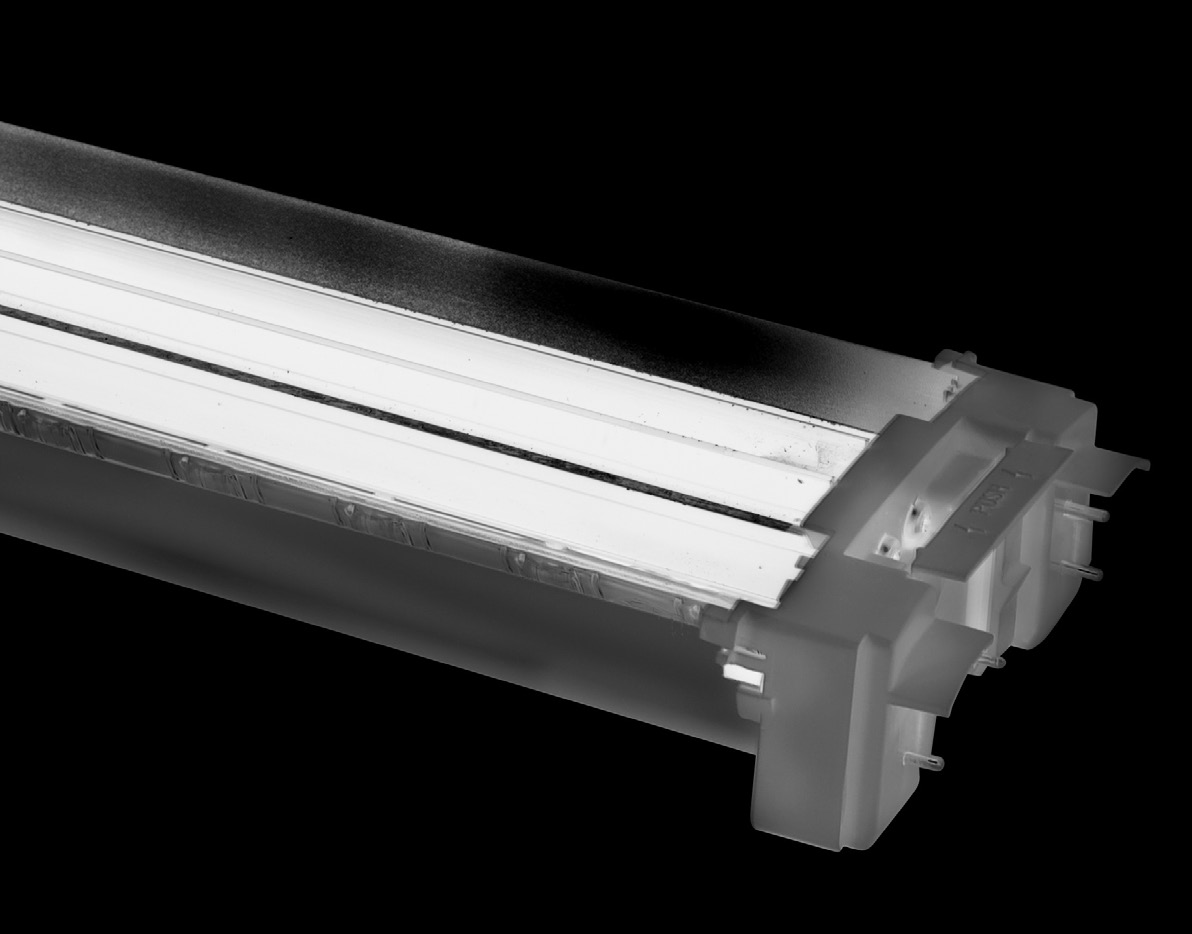 LINIOWE OPRAWY OŚWIETLENIOWE ellk/m 92 LED 400/800 Liniowy moduł LED dla opraw świetlówkowych serii ellk/m 92 umożliwia przekształcenie tradycyjnej oprawy świetlówkowej w oprawę z diodowym źródłem