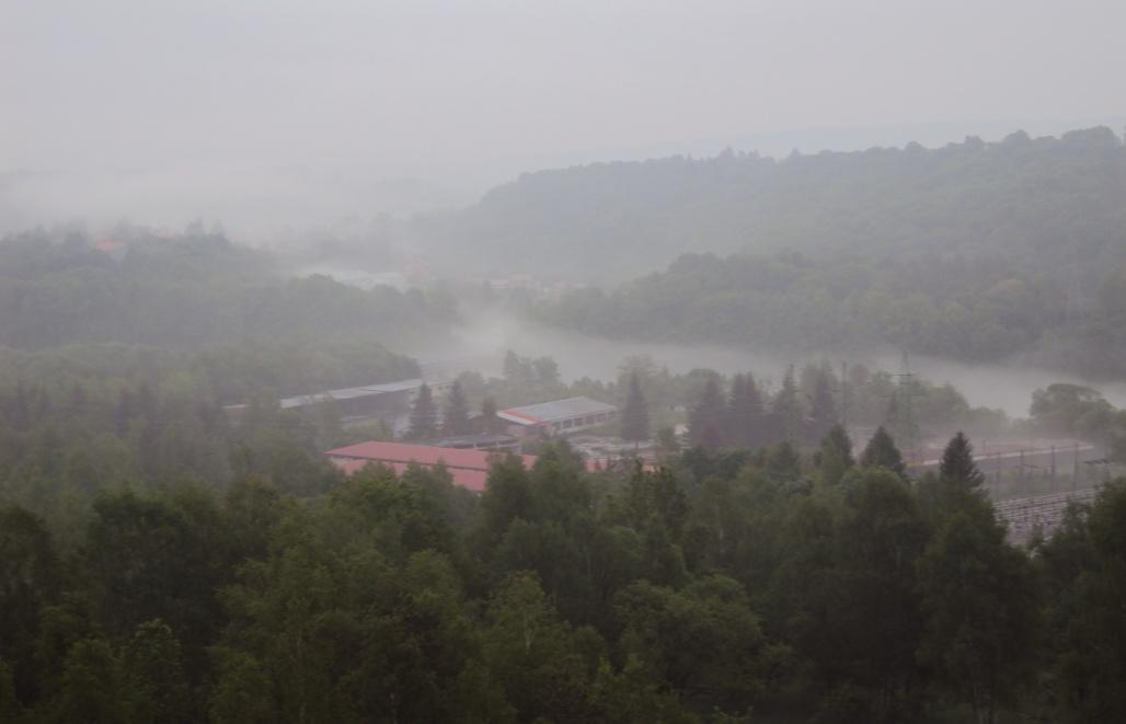 Wycieczka klas 1f, 1b, 2f Bieszczadzka Przygoda 25-29.06.2015 25 czerwca o godz.9.00 wyruszyliśmy w świetnych humorach mimo niesprzyjającej aury na południe Polski w poszukiwaniu słońca.