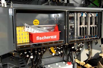 Uk ad elektroniczny Elektronika CAN Bus Szybka czno Zmniejszona ilo wymaganych kabli Mniej problemów z uk adami elektrycznymi Wszystkie funkcje lub podzespo y posiadaj asny obwód atwo lokalizacji