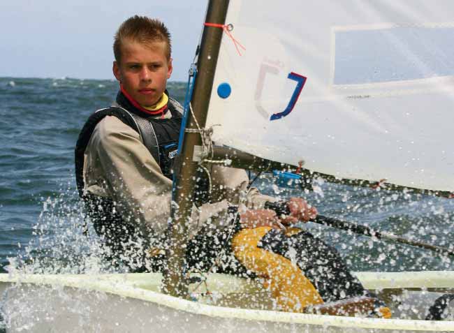 ZWYCI ZCY REGAT GRUPY A W 2005 ROKU Puchar Ziemi S owiƒskiej,iv eliminacje do MÂ i ME eba (111/10) 1. Kacper Ziemiƒski CHK Chojnice 2. Jacek Sierzputowski MOS I awa 3.