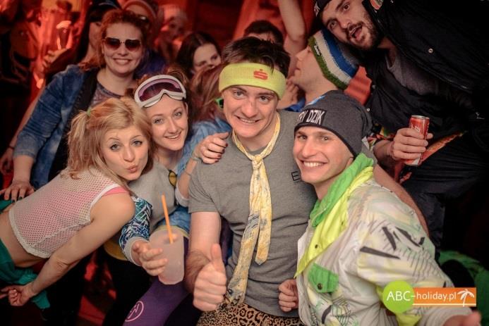 PROGRAM WYJAZDU: Sobota 14.01.2017 Przyjazd Autokarów do Marilleva 1400 do godz. 18:00, zakwaterowanie w poszczególnych rezydencjach. Godz. 21:30 wydawanie skipassów, oraz zapisy na obiadokolacje.