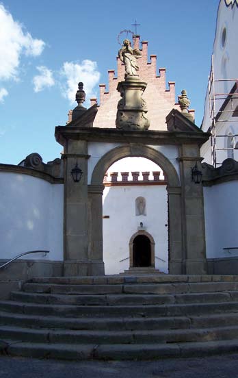 Panorama Szczyrzyca K. Piksa nych gatunków nietoperzy: podkowca małego i nocka orzęsionego (gatunki z Załącznika II Dyrektywy Rady 92/43/EWG).