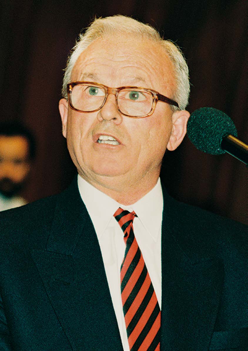 1991 Adem Demaçi Pisarz urodzony w kosowskiej Prisztinie w roku 1936, Adem Demaçi spędził znaczną część swojego życia (lata 1958 1990) w więzieniu, walcząc o podstawowe prawa ludności albańskiej w