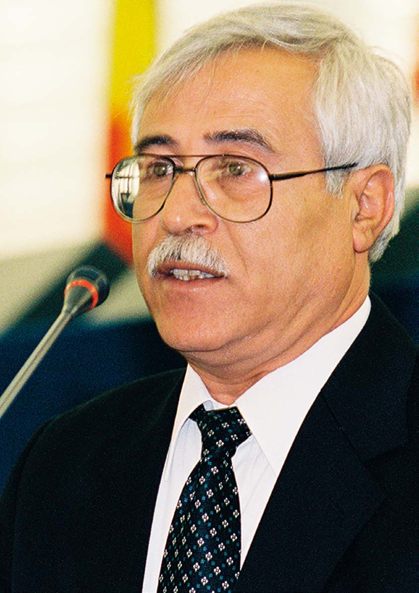 2001 Izzat Ghazzawi Izzat Ghazzawi (1952 2003) był palestyńskim pisarzem i wykładowcą, który w swoich dziełach koncentrował się na problemach i cierpieniach ludności powodowanych przez izraelską