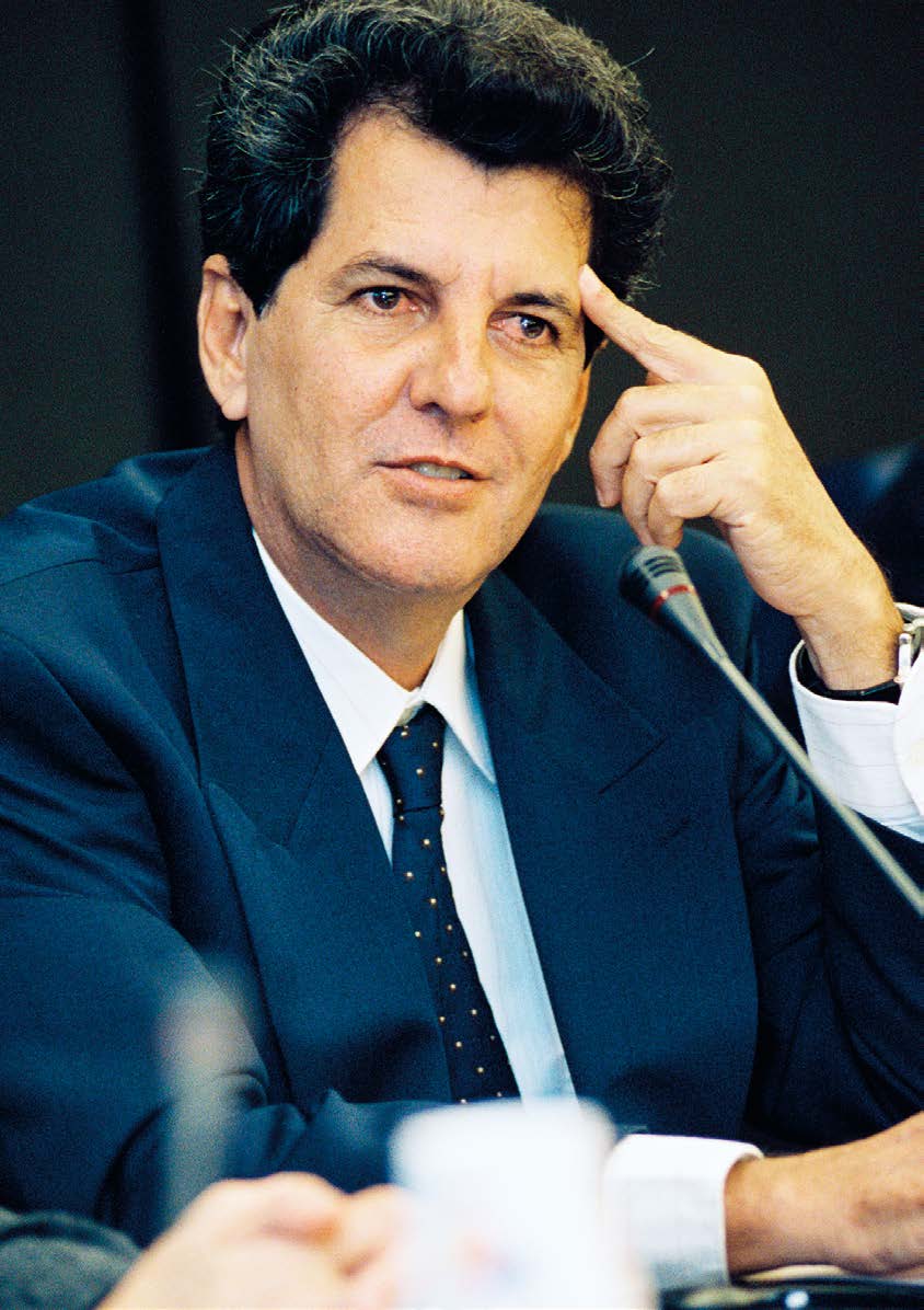 2002 Oswaldo José Payá Sardiñas European Union EP PE Oswaldo José Payá Sardiñas (1952 2012) jest znany głównie jako twórca Projektu Vareli, kampanii na rzecz referendum dotyczącego uchwalenia