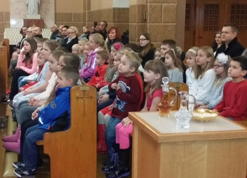 Pastor`s Letter / List Księdza Proboszcza Cokolwiek uczyniliście jednemu z tych braci moich najmniejszych mnieście uczynili (Mt25,40) Radość na twarzach dzieci z otrzymanych prezentów to radość