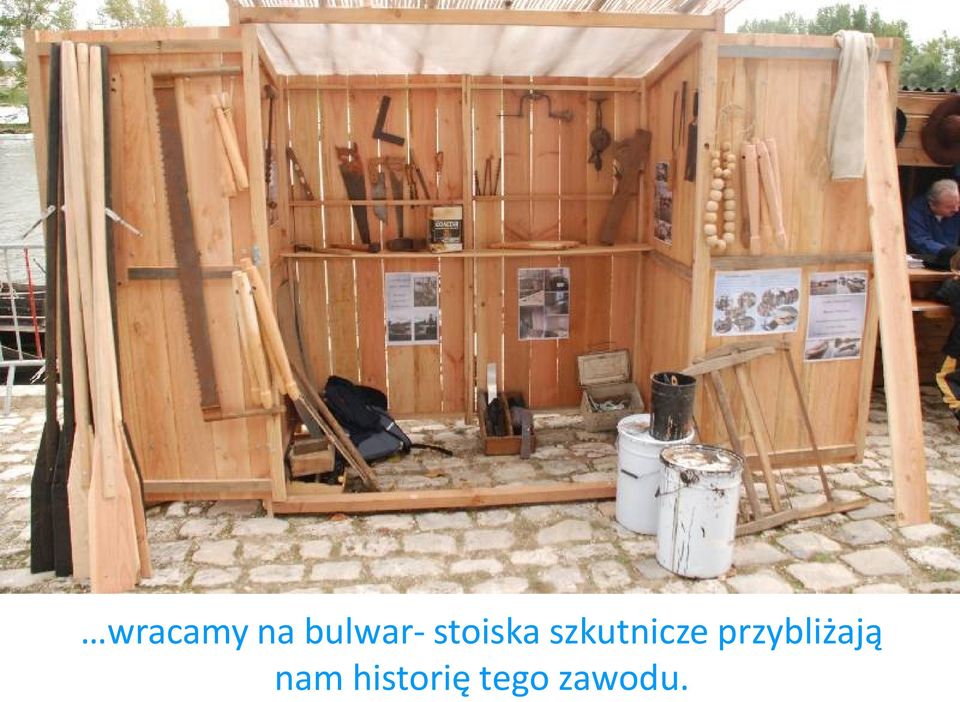 przybliżają nam