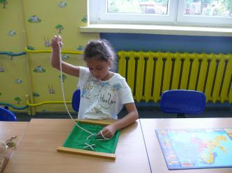 Z kinezjologią edukacyjną uczymy się i bawimy nr WKOiS-403/321/2007 Pomóż mi, a zrobię to