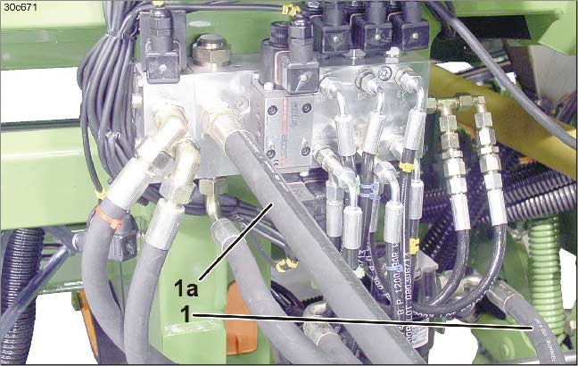 Opis produktu 4.9.2 Profesjonalne sterowanie hydrauliczne (bez funkcji Load-Sensing) Rys.