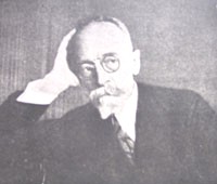Karol Adamiecki (1866-1933) 1933) jego największym sukcesem było opracowanie harmonogramów sformułował prawa: harmonii doboru, harmonii działania organów pracy zbiorowej, optymalnej produkcji, które