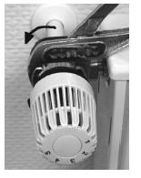 Montaż i rozpoczęcie pracy Usuń stary, mechaniczny termostat. Dla mocno dokręconych zaworów użyj klucza nakładkowego jeżeli to konieczne.