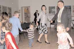 W Y D A R Z E N I A SPOTKANIA KOBIET Zradoœci¹ informujemy, e dnia 17 listopada odby³o siê pierwsze spotkanie Grupy Kobiet, dzia³aj¹cej przy naszej Parafii.