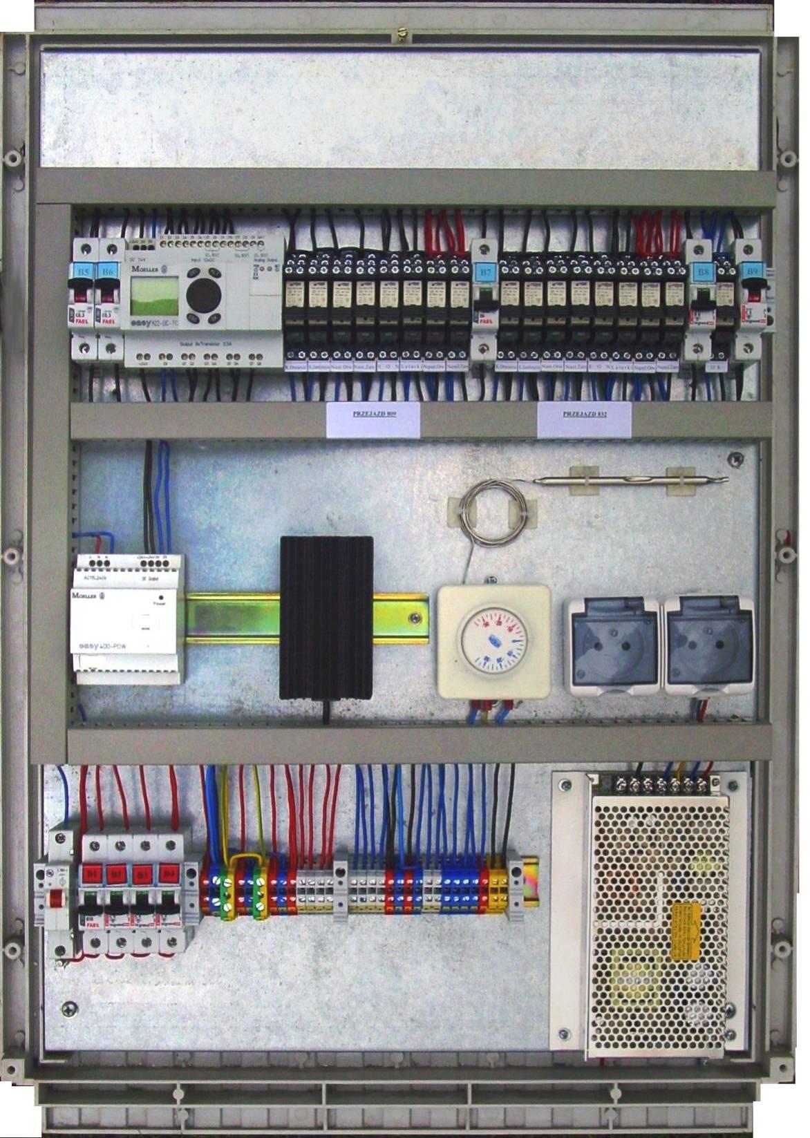 sterującej ZA SA907/2 Strona 16 z 28 Przekaźniki programowalne EASY 822 Bezp. B8 24V DC do latarek na drągach N3,N4 Przekaźniki pośredniczące Bezp. B6 zabezp. wyjść EASY Bezp. B5 zabezp. EASY z obw.