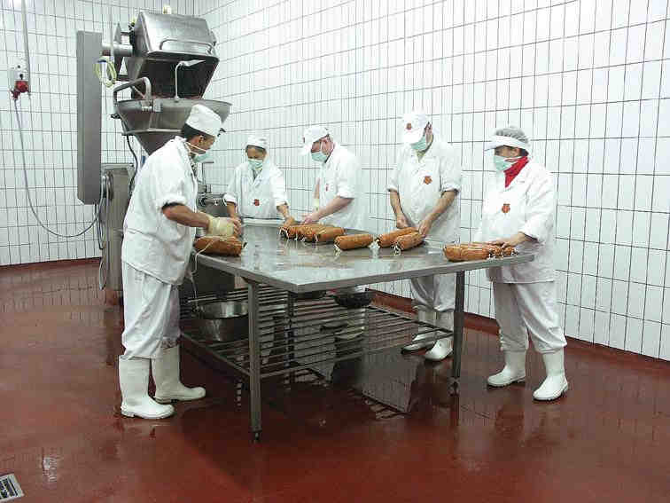 Zakup ZM Paruzel przez CM Makton ZM Paruzel Zakłady Mięsne Paruzel, zlokalizowane na Górnym Śląsku, specjalizują się w rozbiorze mięsa i produkcji wędlin z segmentu premium.
