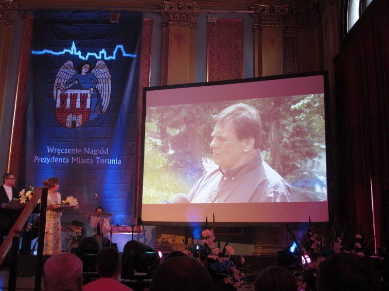 ZENON NIENARTOWICZ Komentarz do relacji z inauguracji wręczenia nagród W dniu 30 czerwca 2013 roku, o godzinie 19.