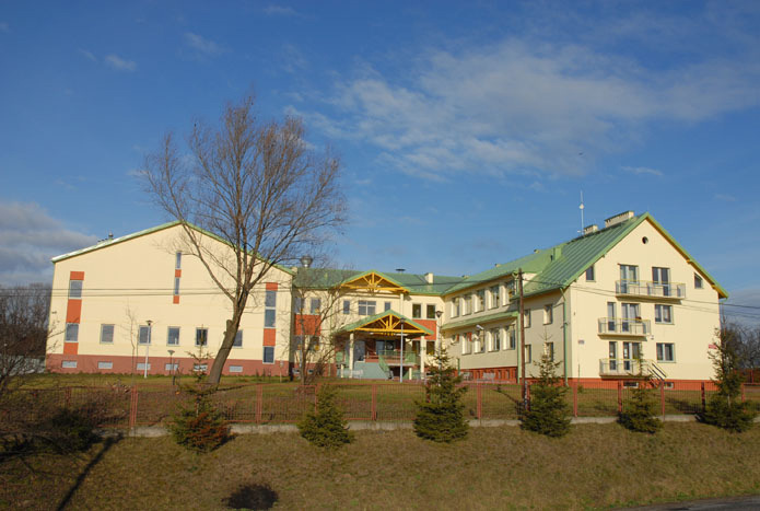 - Zespół Szkół w Więcławicach -