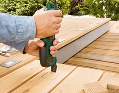 Drewno Dzięki zróżnicowanej szerokości brzeszczotów wgłębnych można wyposażyć PMF 180 E odpowiednio do wykonywanego zadania.
