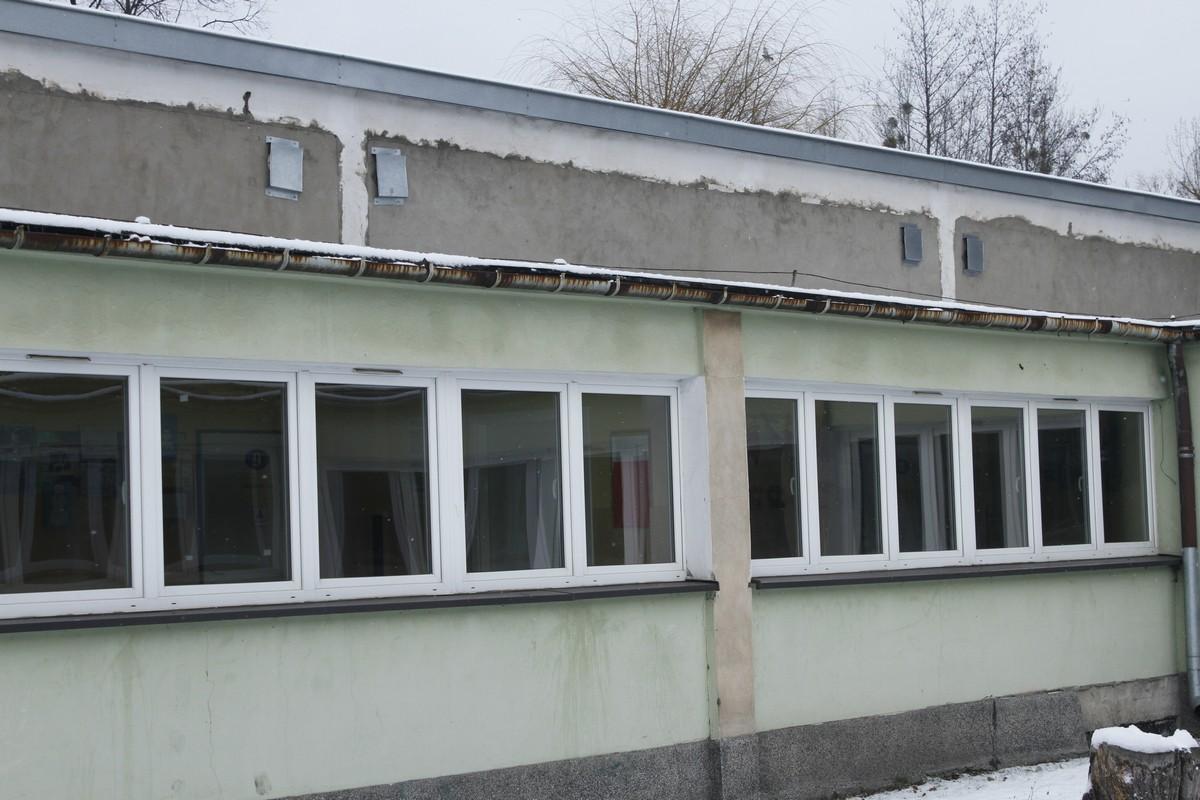 Ryc. 25. Częstochowa, ul. Goszczyńskiego 9/11 Budynek SP nr 33 segment L elewacja południowa fragment 3. Brak siedlisk lęgowych (fot. z dn. 21.01.2016 S.Czyż). Ryc. 26.