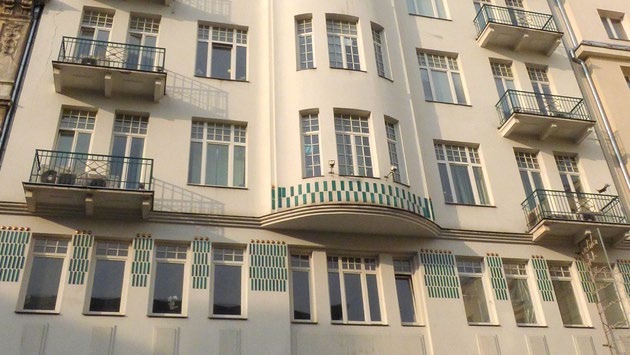 NOWA SIEDZIBA CCIFP DLACZEGO ZMIENIAMY? 2001-2003 POURQUOI NOUS RECHERCHONS UN NOUVEAU SIÈGE POUR LA CCIFP?