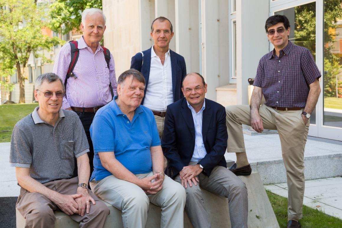 Wykładowcy Peter J. Hunter, University of Auckland, New Zealand Ferdinando Auricchio, University of Pavia, Italy Larry A. Taber, Washington University in St.