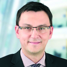 MACIEJ CHŁODZIŃSKI Dyrektor, KPMG Dołączył do KPMG w 1999 roku.