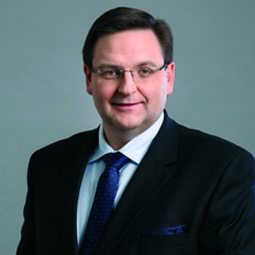 MACIEJ KLIMEK Project Leader, The Boston Consulting Group Maciej Klimek jest liderem grupy doradztwa dla sektora pocztowo-kurierskiego BCG w regionie Europy Środkowej, Bliskiego Wschodu i Afryki.