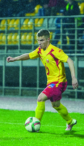 2 Z życia klubu Stal Stalowa Wola - Znicz Pruszków 1:3 (0:1) ZNICZ PONOWNIE WYGRYWA NA WYJEŹDZIE! W miniony weekend piłkarze Znicza na wyjeździe w ramach 27.