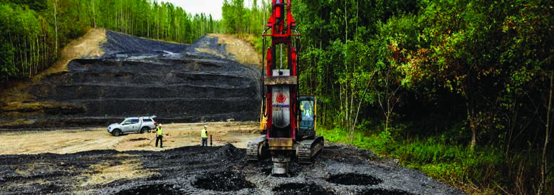 Geotechnika POLSKA 1.3. Projekt 3 Trzecie opracowanie to projekt wykonawczy dwuprzęsłowego wiaduktu drogowego na jednej z polskich dróg ekspresowych. Odległości między osiami podpór wynoszą 27 m.