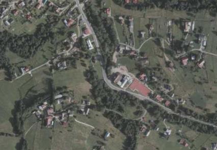 5. Brak sieci gazowej na terenie miejscowości. stajnia) jest objęte ochroną konserwatorską.