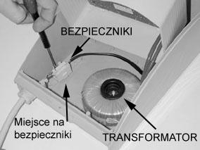 15. PODŁĄCZENIA DO ZASILANIA 230V Podłączenia przewodów zasilania wysokiego napięcia powinien wykonad profesjonalista. Wprowadzid przewód do skrzynki poprzez jeden z 3 otworów na dnie skrzynki.