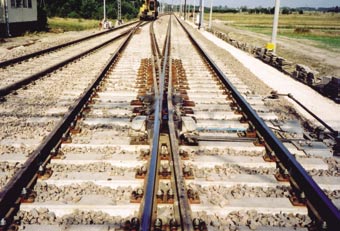 (bolec łożysko) mocowane śrubami M24 kl. 10.9.