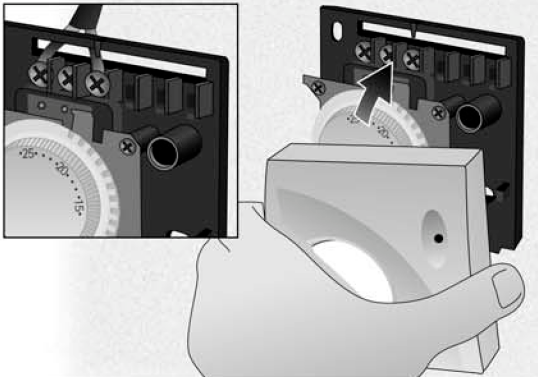 Rys. 5: Zdejmowanie obudowy termostatu pokojowego Rys. 6: Montaż elementu wewnętrznego termostatu 3.