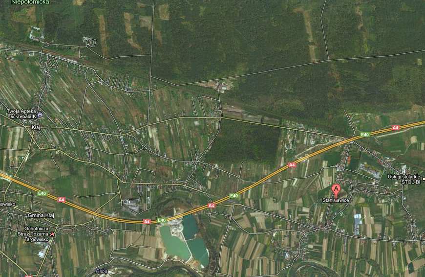 DOJAZD SAMOCHODEM: Z autostrady A4 zjechać w SZAROWIE, skręcic od razu w prawo (na Pd, jak na Bochnię), a potem w lewo (na Wsch., na Targowisko), do Kłaja.