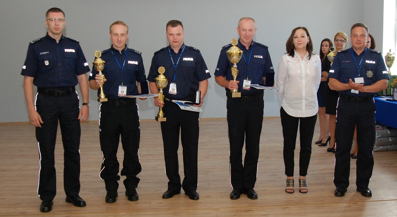 Murawski (KWP Bydgoszcz). W każdej z wymienionych kategorii indywidualne wyróżnienia otrzymali również policjanci zajmujący kolejno drugie i trzecie miejsca na podium (asp. Piotr Solnik, sierż.